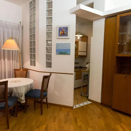 Bob's Fleming House Tatil Evi *