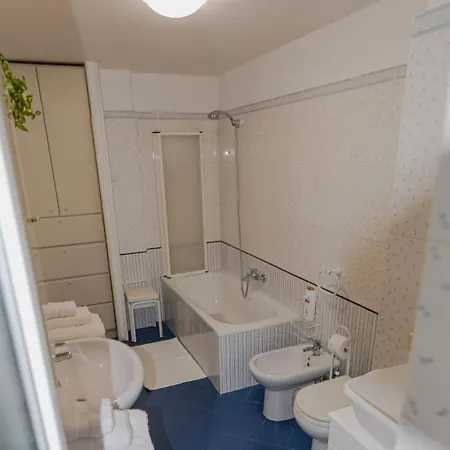 Bob's Fleming House *