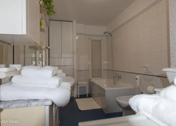 Bob's Fleming House *